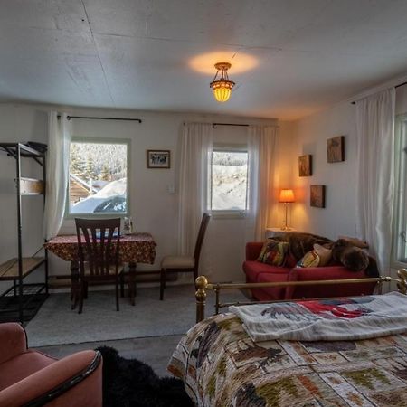 Meadow Suites In Wells Barkerville Экстерьер фото