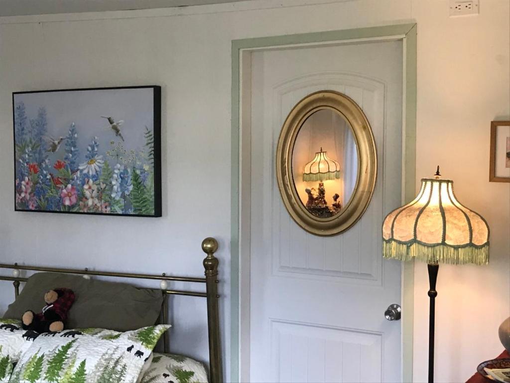 Meadow Suites In Wells Barkerville Экстерьер фото