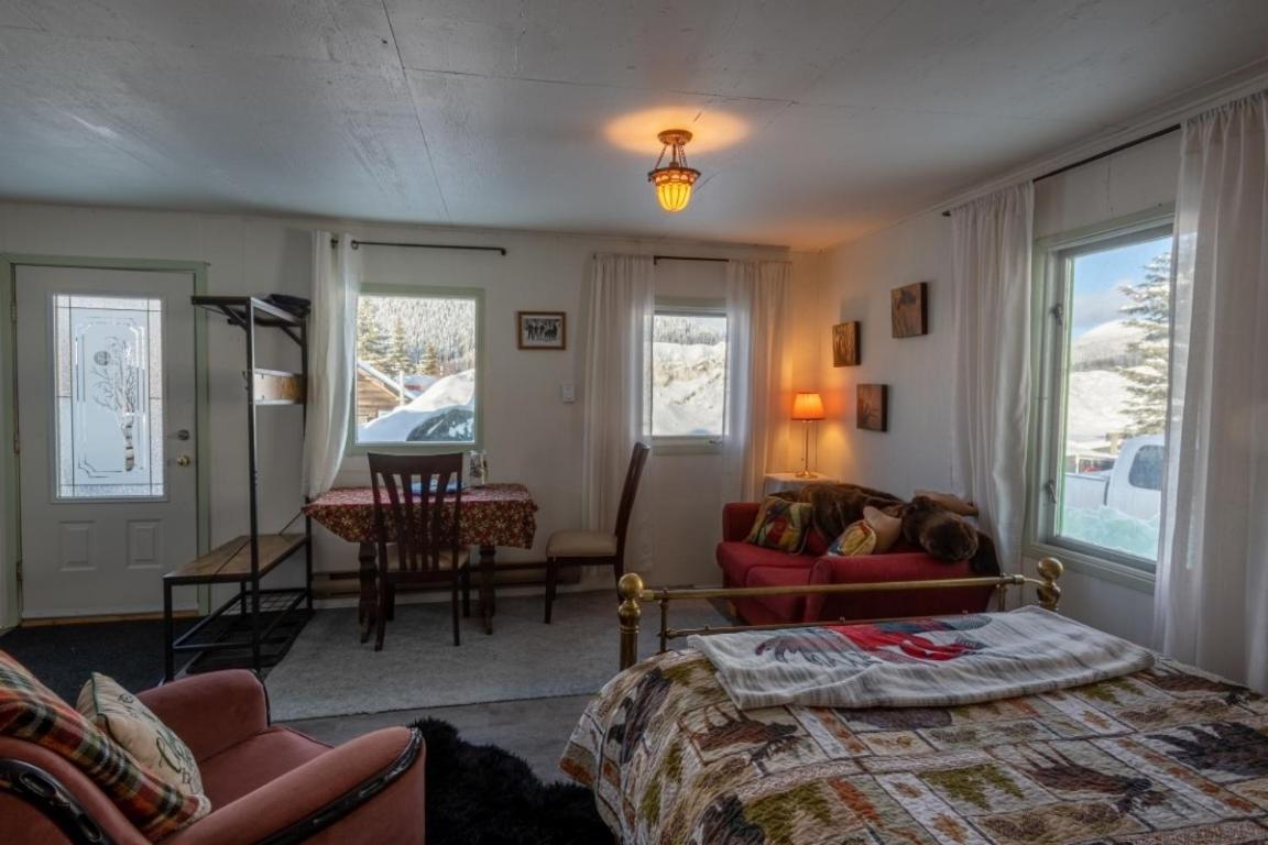 Meadow Suites In Wells Barkerville Экстерьер фото